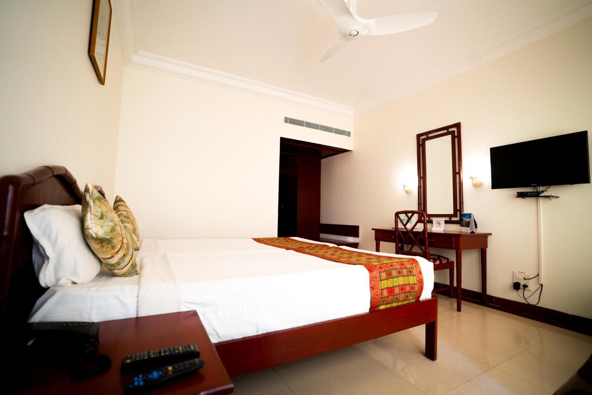 Rns Residency Sea View Hotel Mavalli Bagian luar foto