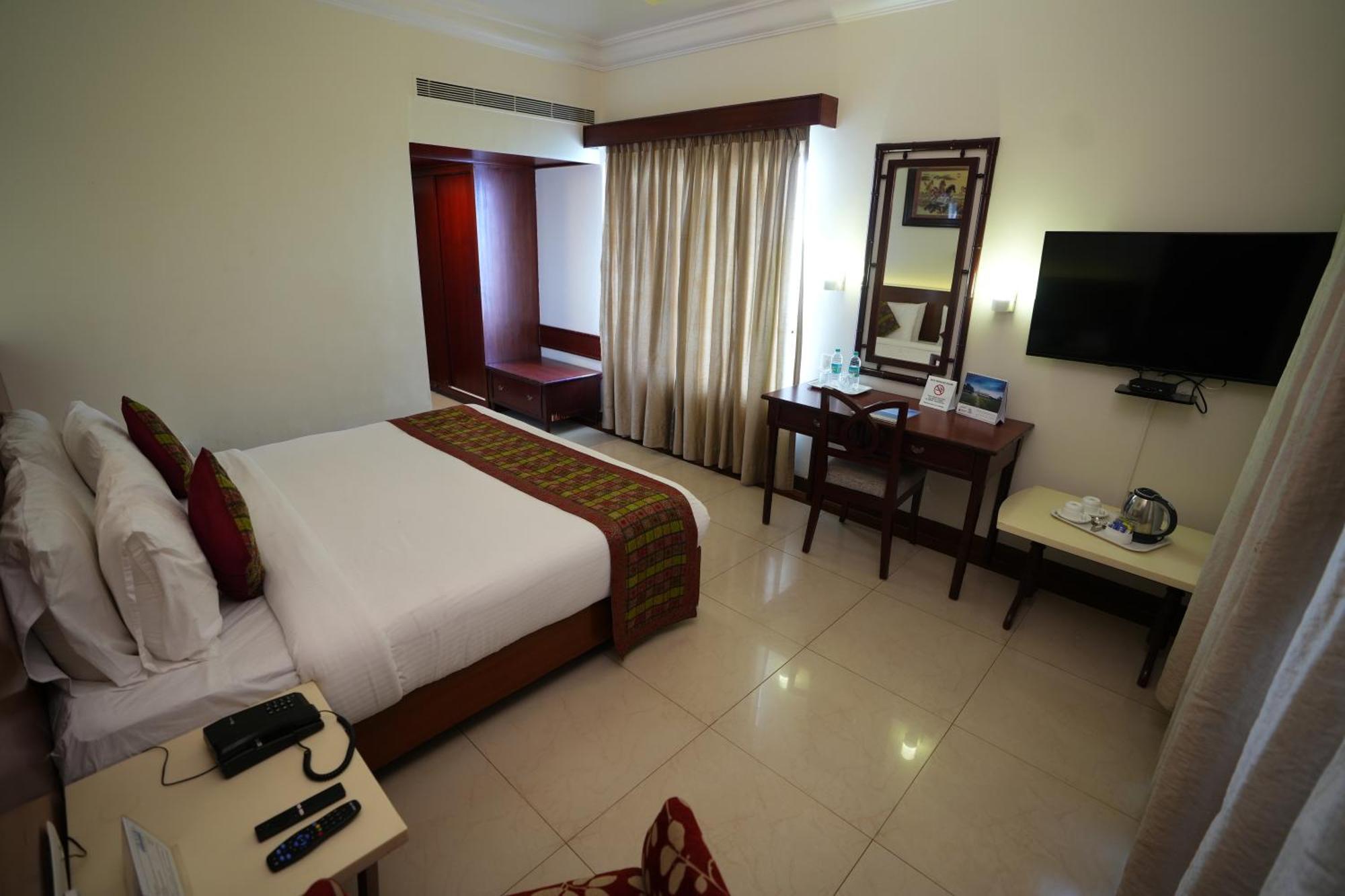 Rns Residency Sea View Hotel Mavalli Bagian luar foto