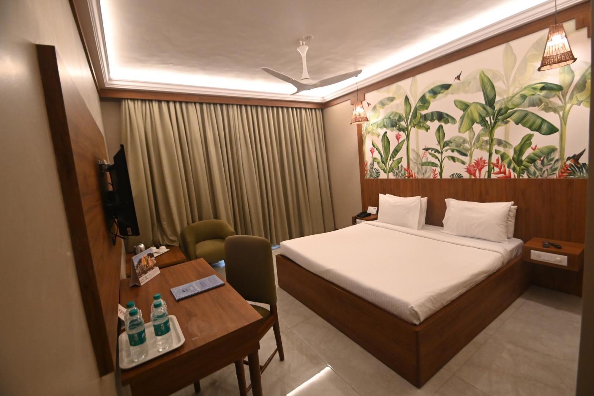 Rns Residency Sea View Hotel Mavalli Bagian luar foto