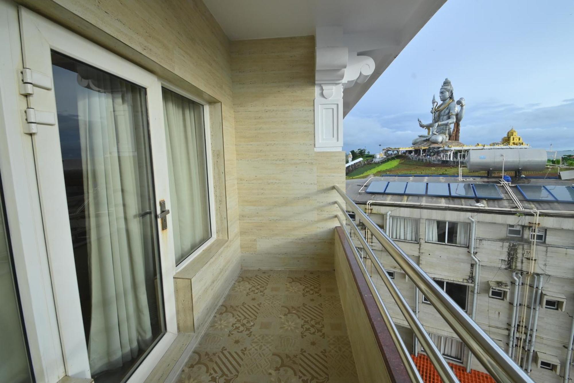 Rns Residency Sea View Hotel Mavalli Bagian luar foto