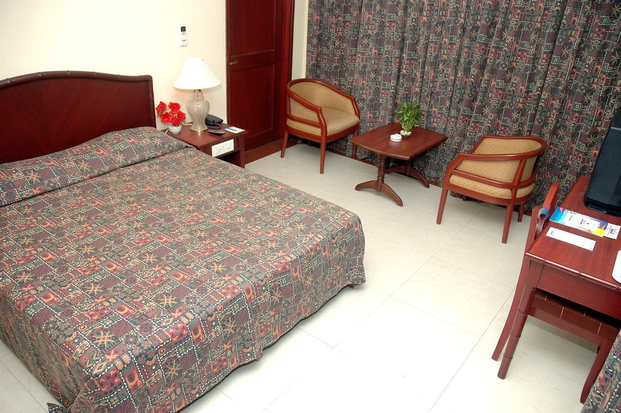 Rns Residency Sea View Hotel Mavalli Bagian luar foto